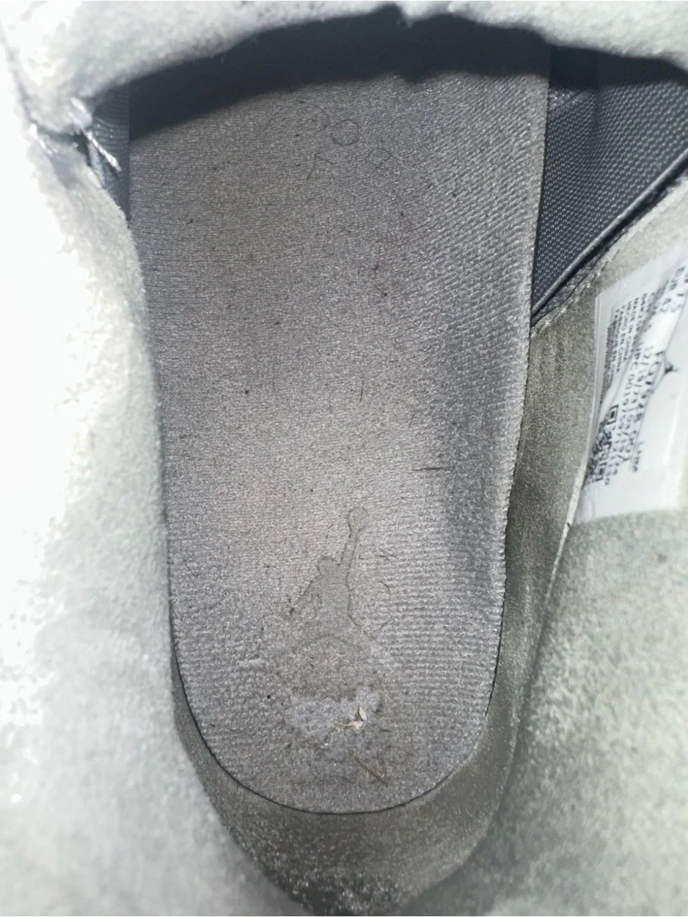 Cement jordan 4s